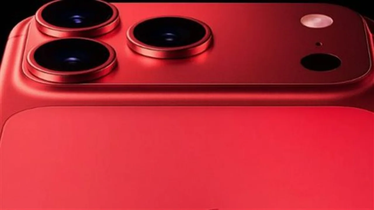 مقارنة المواصفات.. آيفون 18 برو ماكس يتحدى إصدار ألترا الجديد في 2026